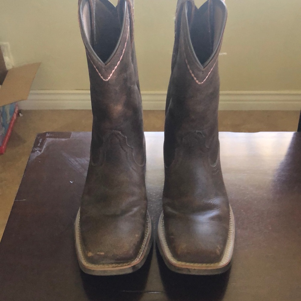 Arial cowgirl boots